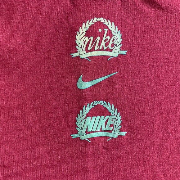 Nike Tee T-Shirt Women XS Dark Red Flower Swoosh Short Sleeve - Picture 8 of 8